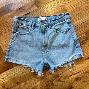 Abercrombie The Mom Short High Rise